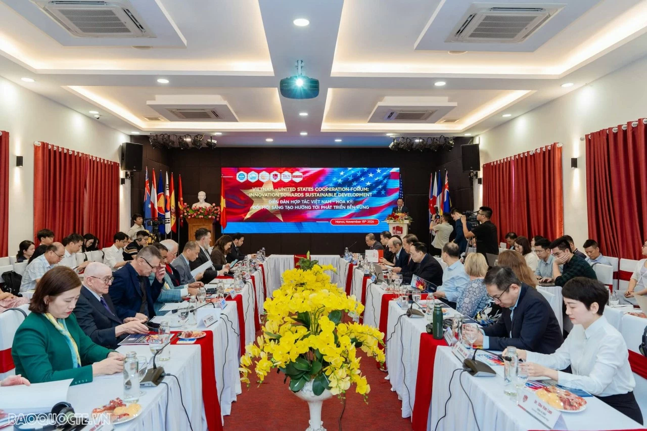 Nhìn lại một năm đánh dấu kỷ nguyên hợp tác mới Việt Nam - Hoa Kỳ Nhìn lại một năm đánh dấu kỷ nguyên hợp tác mới Việt Nam - Hoa Kỳ