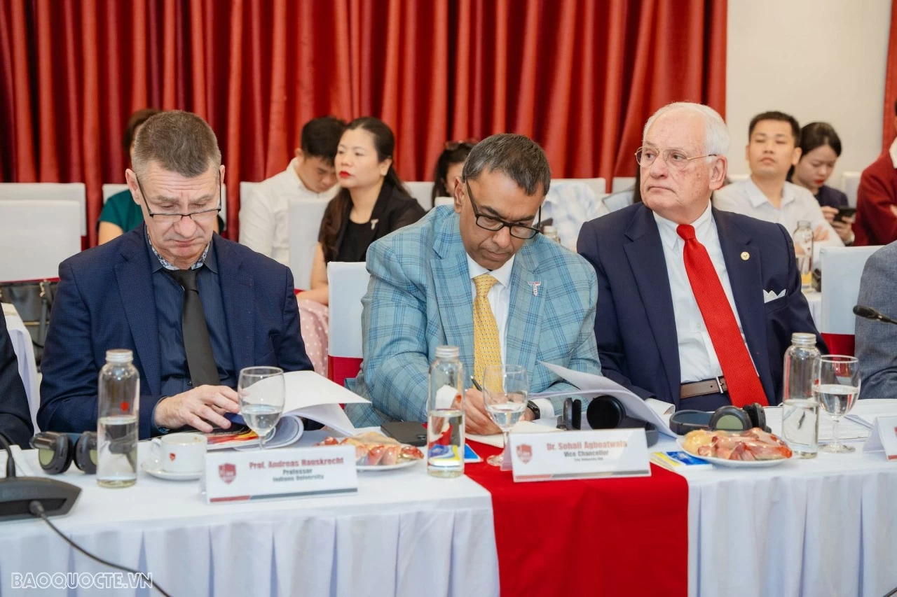 Nhìn lại một năm đánh dấu kỷ nguyên hợp tác mới Việt Nam - Hoa Kỳ Nhìn lại một năm đánh dấu kỷ nguyên hợp tác mới Việt Nam - Hoa Kỳ