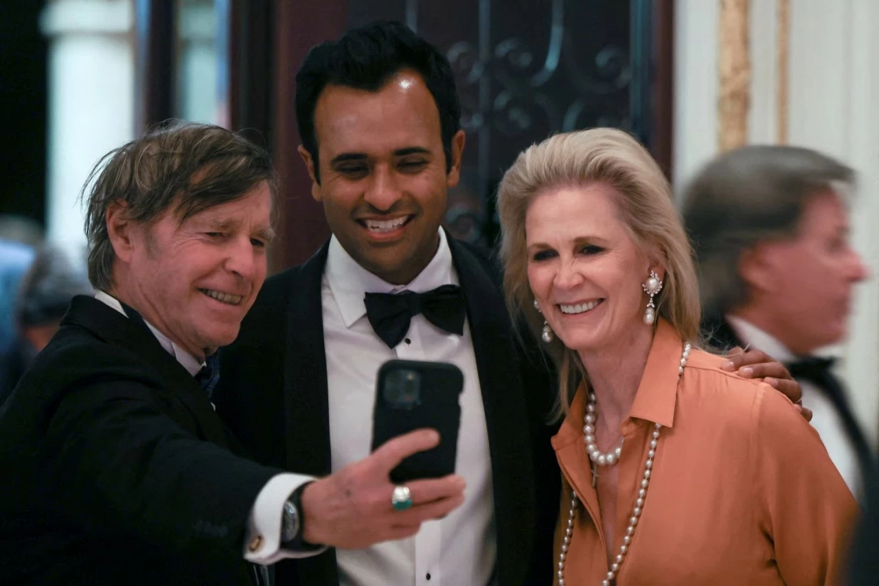 Tổng thống đắc cử Mỹ Donald Trump và cuộc hội ngộ với các cố vấn tại Mar-A-Lago Tổng thống đắc cử Mỹ Donald Trump và cuộc hội ngộ với các cố vấn tại Mar A-Lago