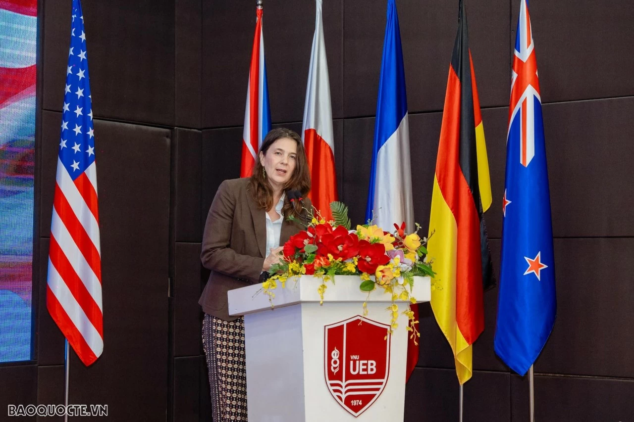 Nhìn lại một năm đánh dấu kỷ nguyên hợp tác mới Việt Nam - Hoa Kỳ Nhìn lại một năm đánh dấu kỷ nguyên hợp tác mới Việt Nam - Hoa Kỳ