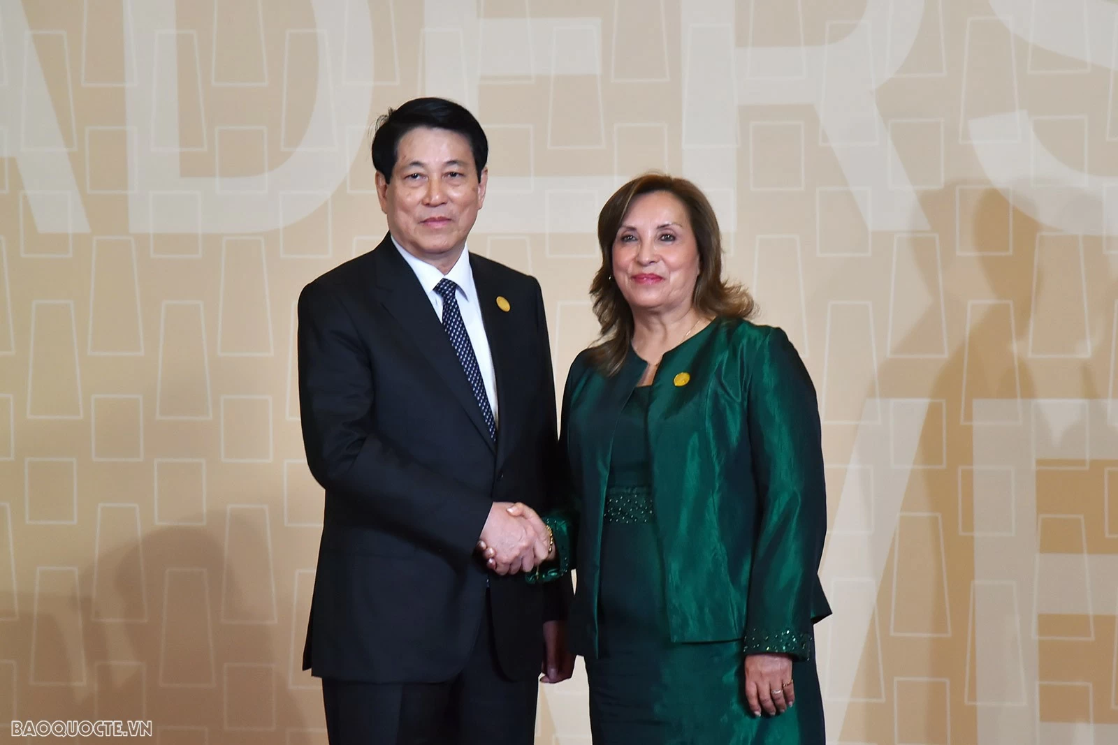 Có thể khẳng định, việc tham dự Tuần lễ Cấp cao APEC 2024 của Chủ tịch nước Lương Cường là bước triển khai quan trọng đường lối đối ngoại nhất quán của Việt Nam về đa dạng hóa, đa phương hóa, là bạn, là đối tác tin cậy và thành viên có trách nhiệm trong cộng đồng quốc tế, khẳng định tâm thế mới, vai trò, vị thế ngày càng gia tăng của Việt Nam ở châu Á-Thái Bình Dương và trên thế giới. Có thể khẳng định, việc tham dự Tuần lễ Cấp cao APEC 2024 của Chủ tịch nước Lương Cường là bước triển khai quan trọng đường lối đối ngoại nhất quán của Việt Nam về đa dạng hóa, đa phương hóa, là bạn, là đối tác tin cậy và thành viên có trách nhiệm trong cộng đồng quốc tế, khẳng định tâm thế mới, vai trò, vị thế ngày càng gia tăng của Việt Nam ở châu Á-Thái Bình Dương và trên thế giới.