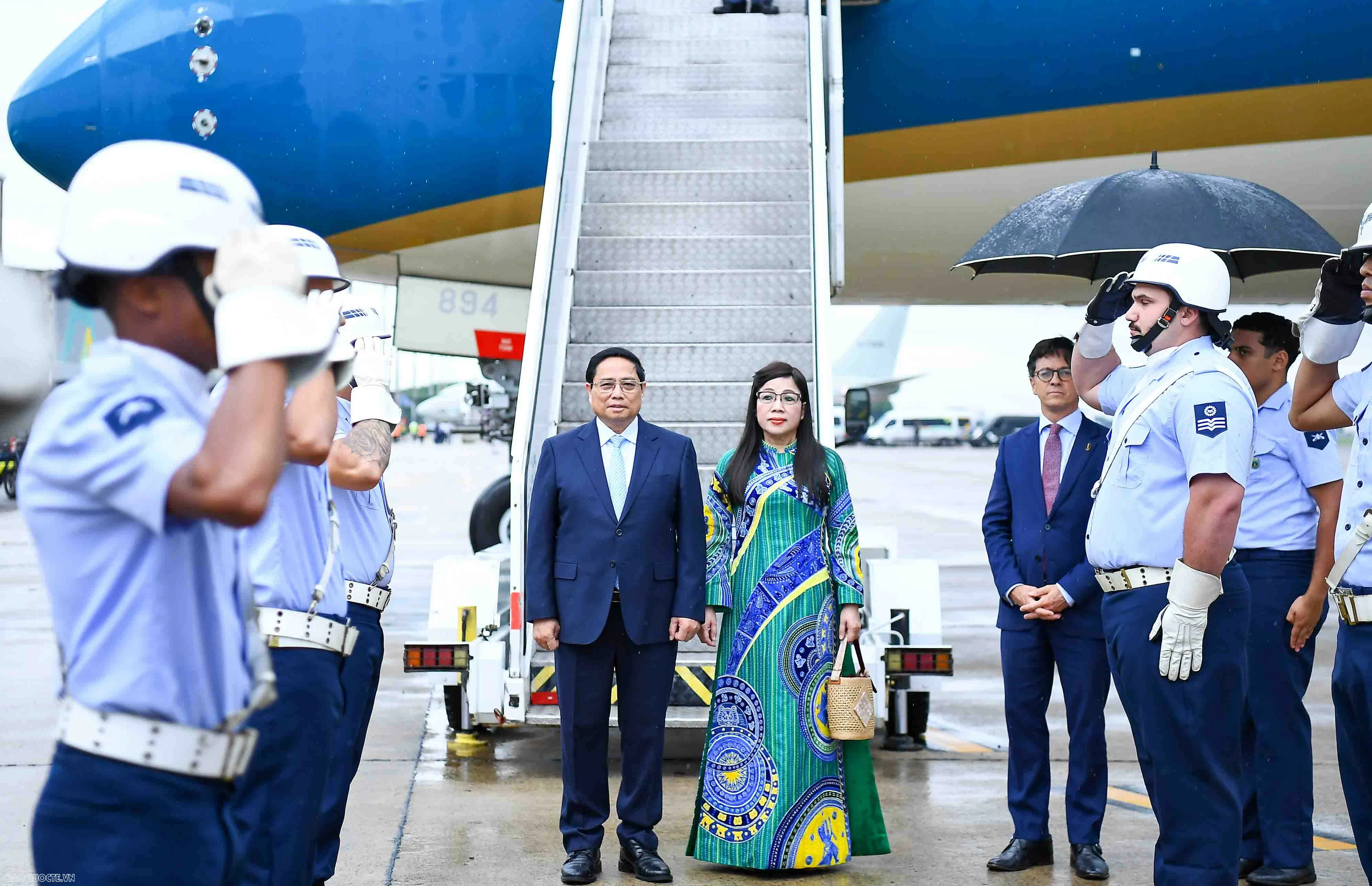 Thủ tướng Phạm Minh Chính và Phu nhân đến Brazil, bắt đầu chuyến tham dự Hội nghị thượng đỉnh G20 Thủ tướng Phạm Minh Chính và Phu nhân đến Brazil, bắt đầu chuyến tham dự Hội nghị thượng đỉnh G20
