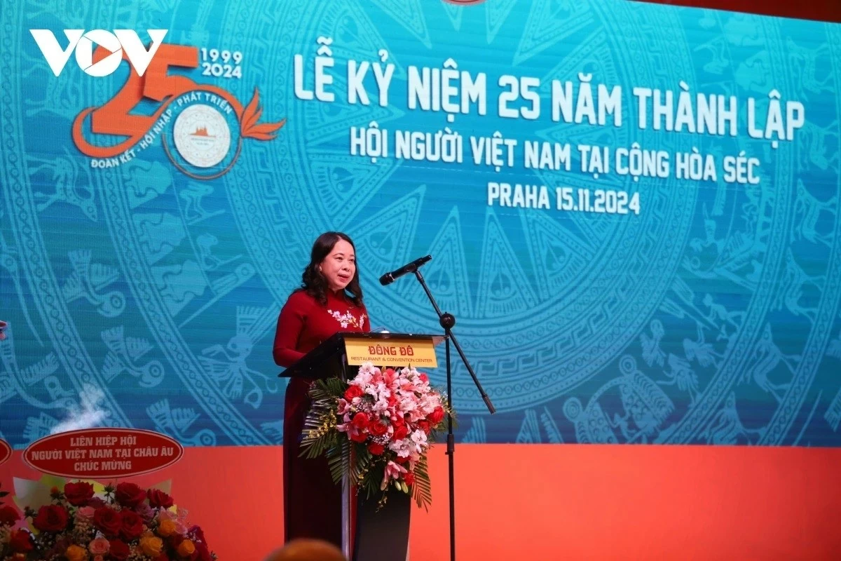 Phó Chủ tịch nước Võ Thị Ánh Xuân phát biểu tại kỷ niệm 25 năm ngày thành lập Hội người Việt Nam tại Czech. (Nguồn: VOV) Phó Chủ tịch nước Võ Thị Ánh Xuân phát biểu tại kỷ niệm 25 năm ngày thành lập Hội người Việt Nam tại Czech. (Nguồn: VOV)