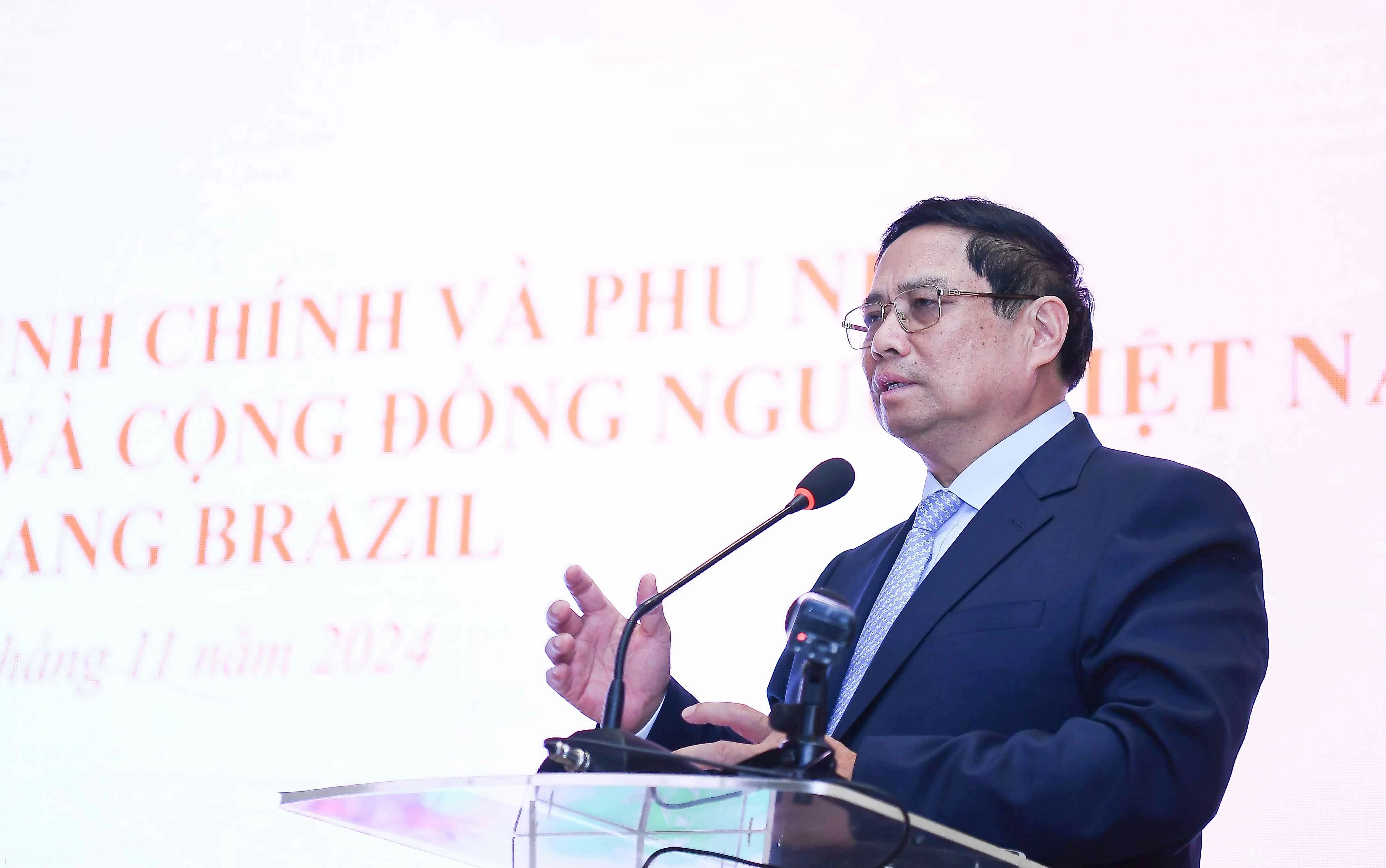 Thủ tướng Phạm Minh Chính gặp gỡ cộng đồng người Việt Nam tại Brazil Thủ tướng Phạm Minh Chính gặp gỡ cộng đồng người Việt Nam tại Brazil