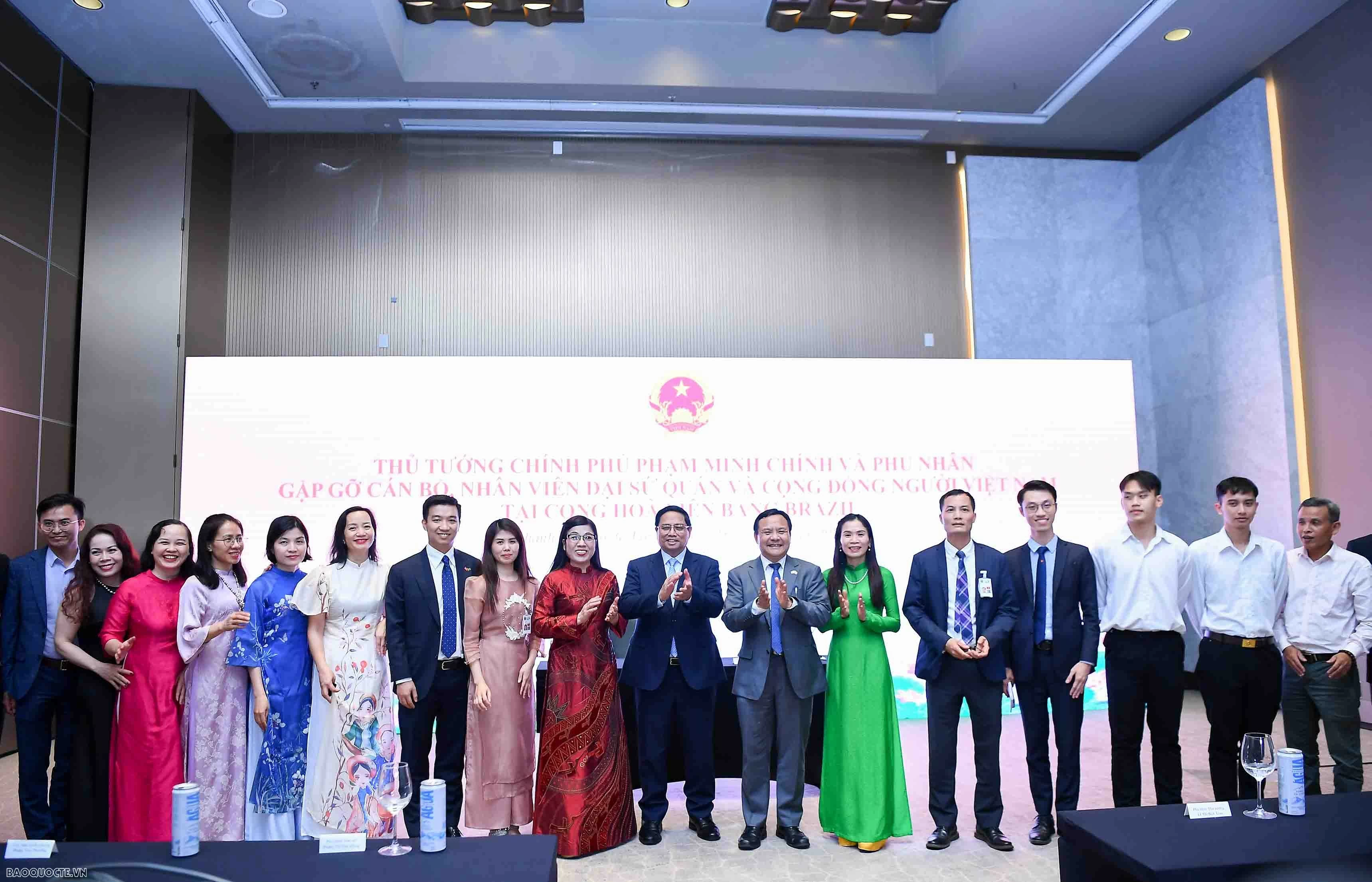 Thủ tướng Phạm Minh Chính gặp gỡ cộng đồng người Việt Nam tại Brazil Thủ tướng Phạm Minh Chính gặp gỡ cộng đồng người Việt Nam tại Brazil