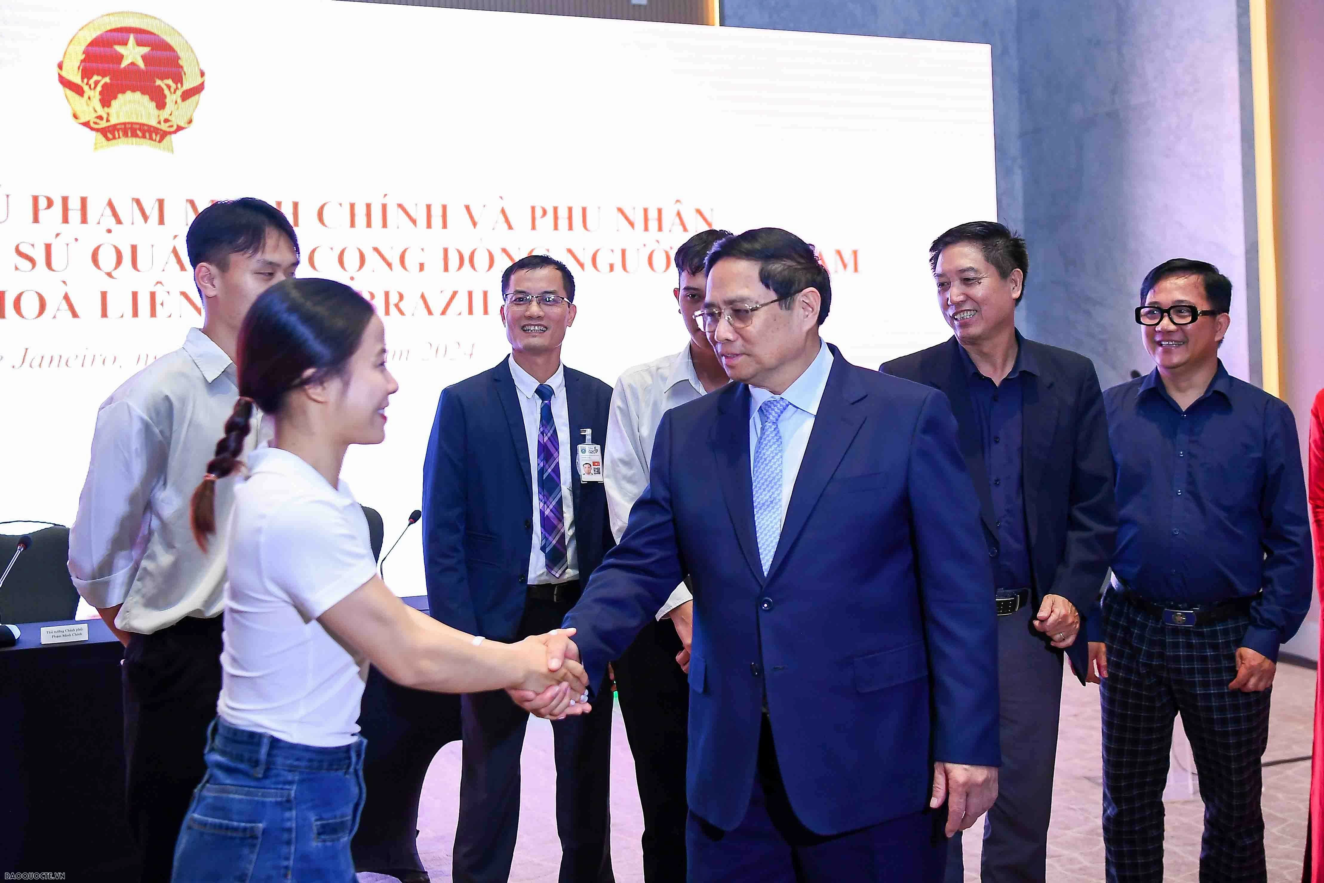 Thủ tướng Phạm Minh Chính gặp gỡ cộng đồng người Việt Nam tại Brazil Thủ tướng Phạm Minh Chính gặp gỡ cộng đồng người Việt Nam tại Brazil