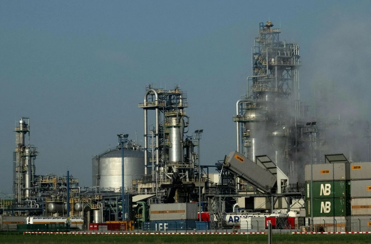 Một nhà máy lọc dầu OMV gần Vienna, Áo. Nhiếp ảnh gia: Joe Klamar/AFP/Getty Images Một nhà máy lọc dầu OMV gần Vienna, Áo. Nhiếp ảnh gia: Joe Klamar/AFP/Getty Images