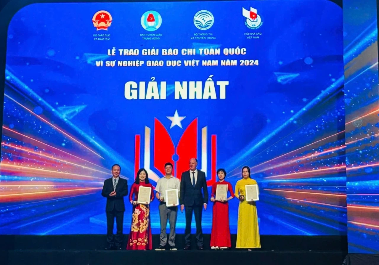 Báo Thế giới và Việt Nam đoạt giải Báo chí vì sự nghiệp giáo dục 2024 Báo Thế giới và Việt Nam đoạt giải Báo chí vì sự nghiệp giáo dục 2024