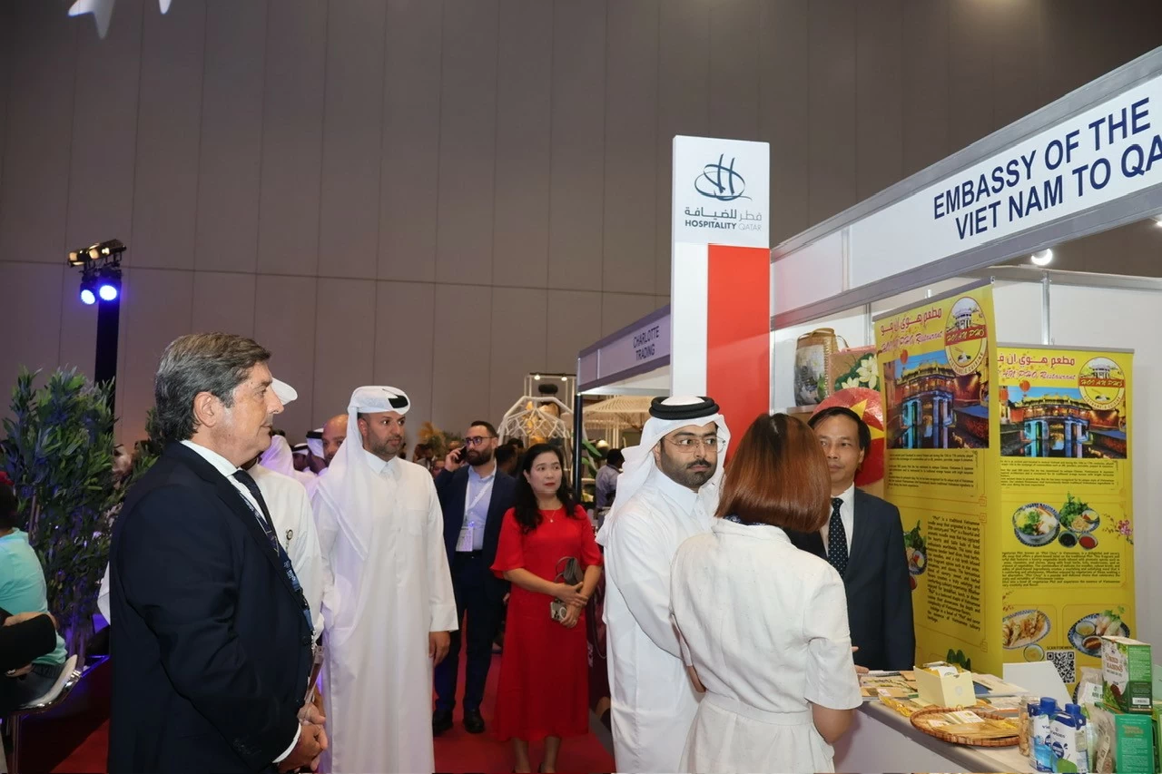 Đại sứ quán Việt Nam tại Qatar thúc đẩy ngoại giao kinh tế tại triển lãm Hospitality Qatar 2024 Đại sứ quán Việt Nam tại Qatar thúc đẩy ngoại giao kinh tế tại triển lãm Hospitality Qatar 2024