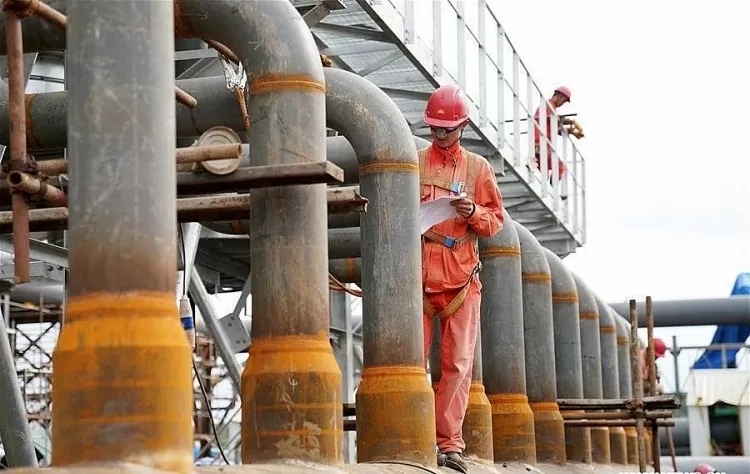 Công nhân tại công trường xây dựng của dự án đường ống dẫn khí đốt tự nhiên tuyến phía đông Trung Quốc-Nga ở Heihe, tỉnh Hắc Long Giang, đông bắc Trung Quốc, Công nhân tại công trường xây dựng của dự án đường ống dẫn khí đốt tự nhiên tuyến phía đông Trung Quốc-Nga ở Heihe, tỉnh Hắc Long Giang, đông bắc Trung Quốc,