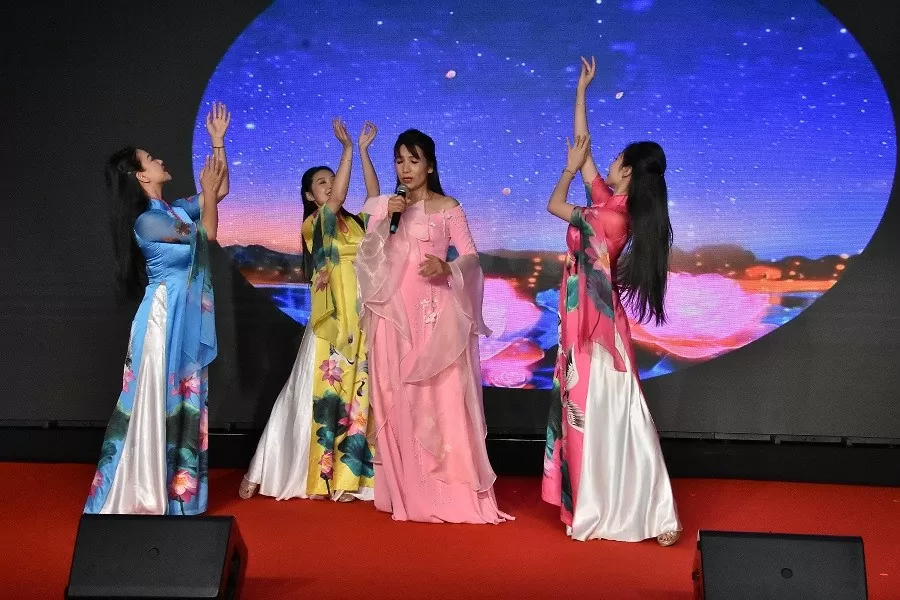 Đại hội Hiệp hội Người Việt nam tại Hungary: Hy vọng một tương lai tốt đẹp Đại hội Hiệp hội Người Việt nam tại Hungary: Hy vọng một tương lai tốt đẹp