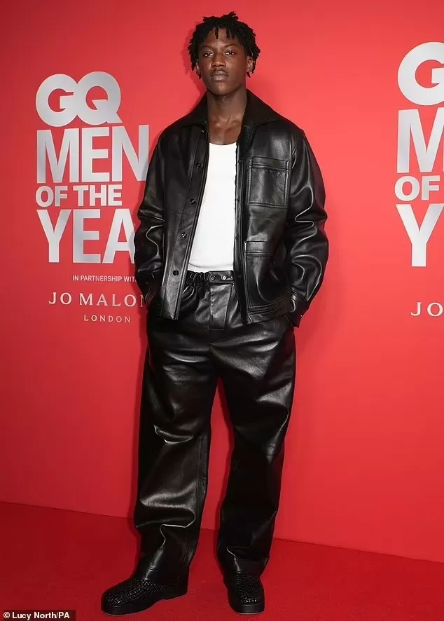 Cole Palmer lần đầu xuất hiện trước công chúng cùng bạn gái mỹ nhân đồng hương Cole Palmer lần đầu xuất hiện trước công chúng cùng bạn gái mỹ nhân đồng hương