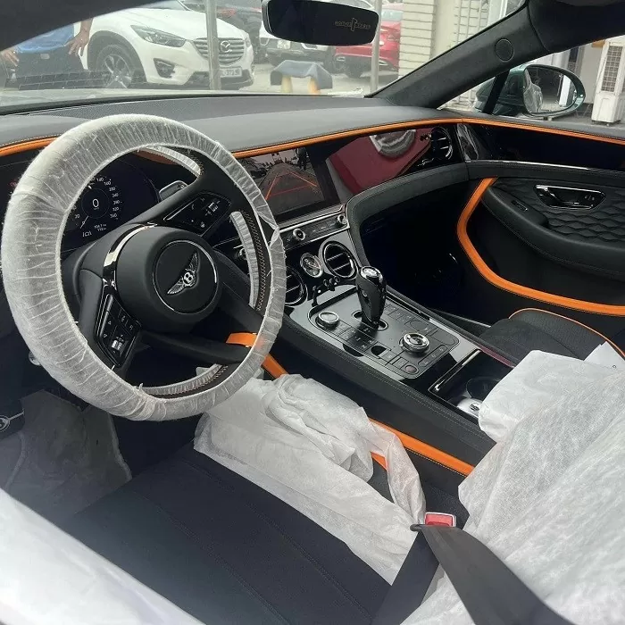 Cận cảnh xe siêu sang Bentley Continental GT đời mới vừa về Việt Nam, giá trên 20 tỷ Cận cảnh xe siêu sang Bentley Continental GT đời mới vừa về Việt Nam, giá trên 20 tỷ