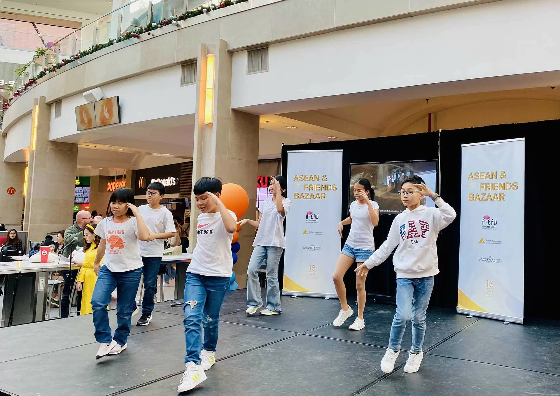 Hội chợ ASEAN và những người bạn tại Hoa Kỳ Hội chợ ASEAN và những người bạn tại Hoa Kỳ