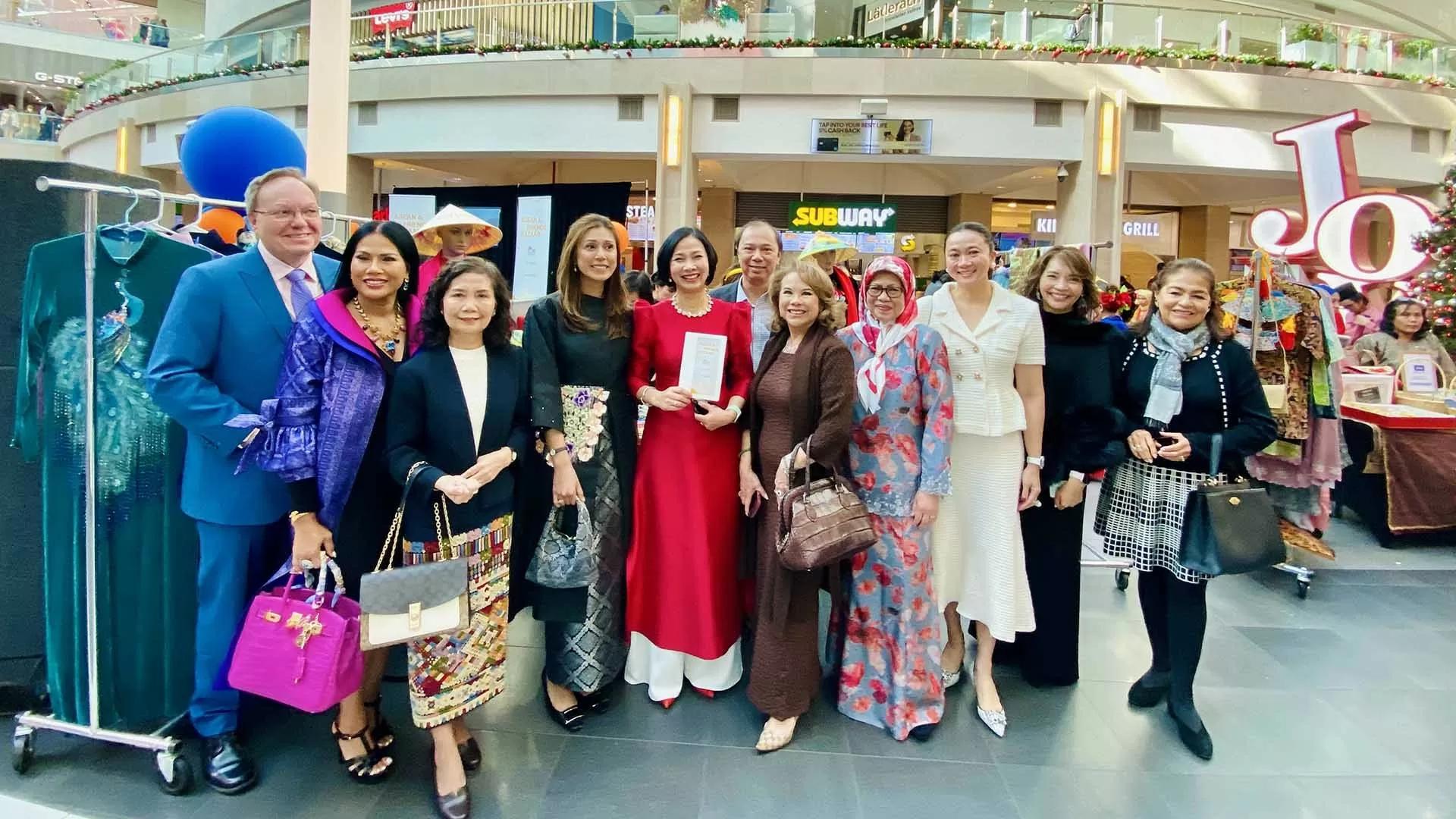 Hội chợ ASEAN và những người bạn tại Hoa Kỳ Hội chợ ASEAN và những người bạn tại Hoa Kỳ