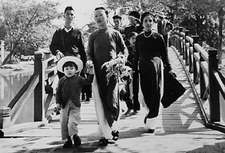 Định vị thương hiệu Thủ đô qua phẩm chất thanh lịch của người Hà Nội Định vị thương hiệu Thủ đô qua phẩm chất thanh lịch của người Hà Nội