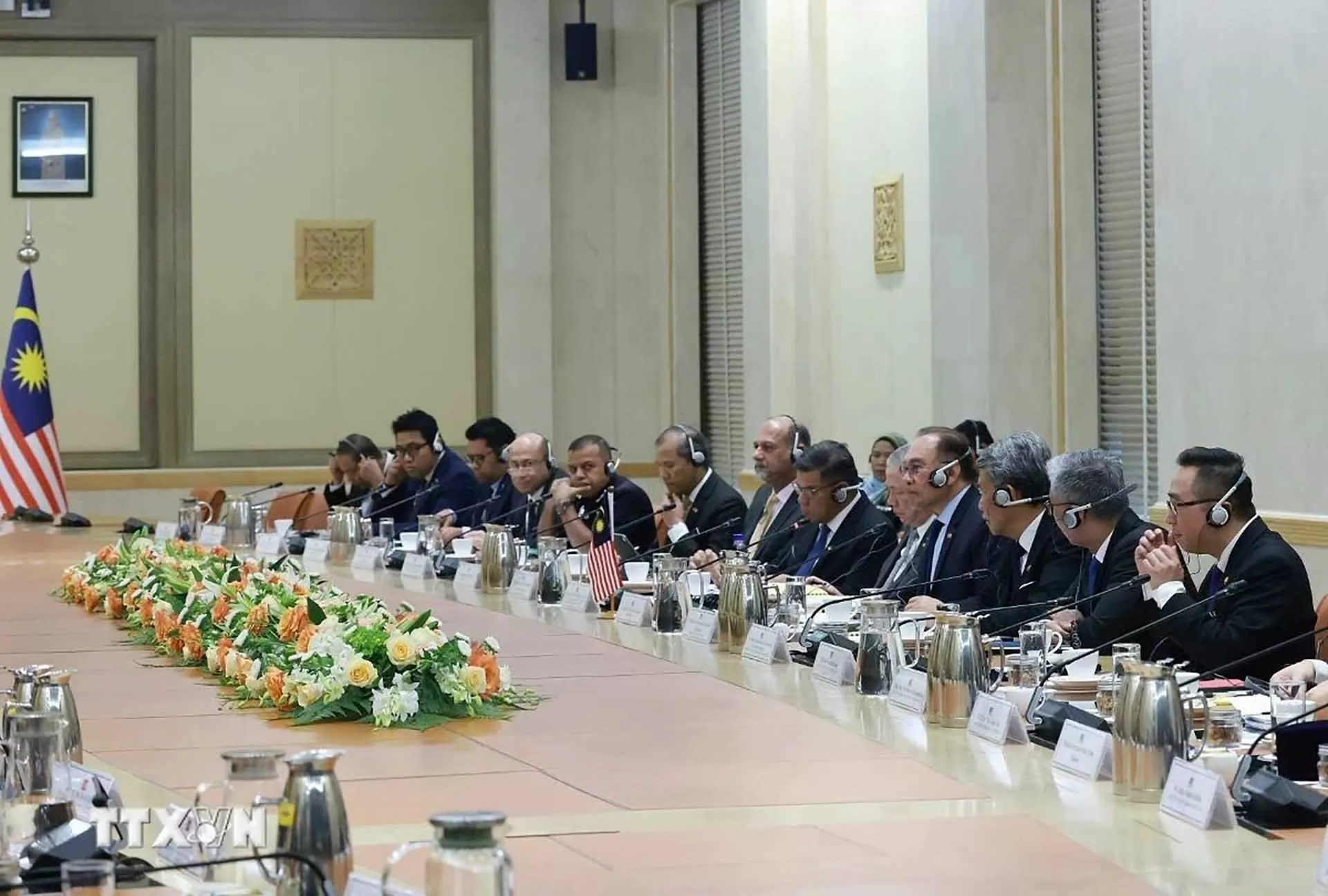 Tổng Bí thư Tô Lâm hội đàm với Thủ tướng Malaysia Anwar Ibrahim Tổng Bí thư Tô Lâm hội đàm với Thủ tướng Malaysia Anwar Ibrahim