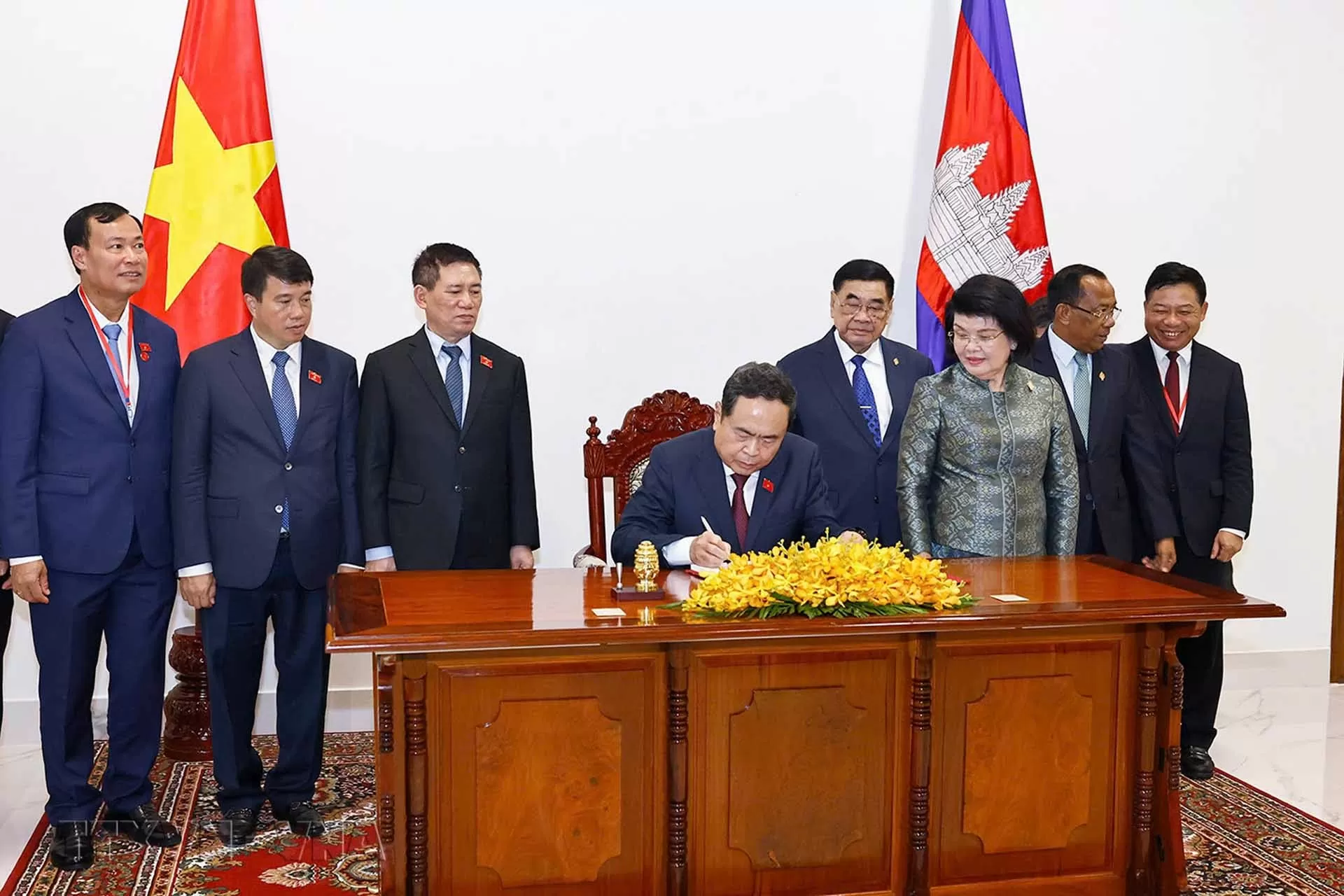 Việt Nam-Campuchia: Khánh thành công trình biểu tượng của tình đoàn kết, hữu nghị truyền thống giữa hai nước Việt Nam-Campuchia: Khánh thành công trình biểu tượng của tình đoàn kết, hữu nghị truyền thống giữa hai nước