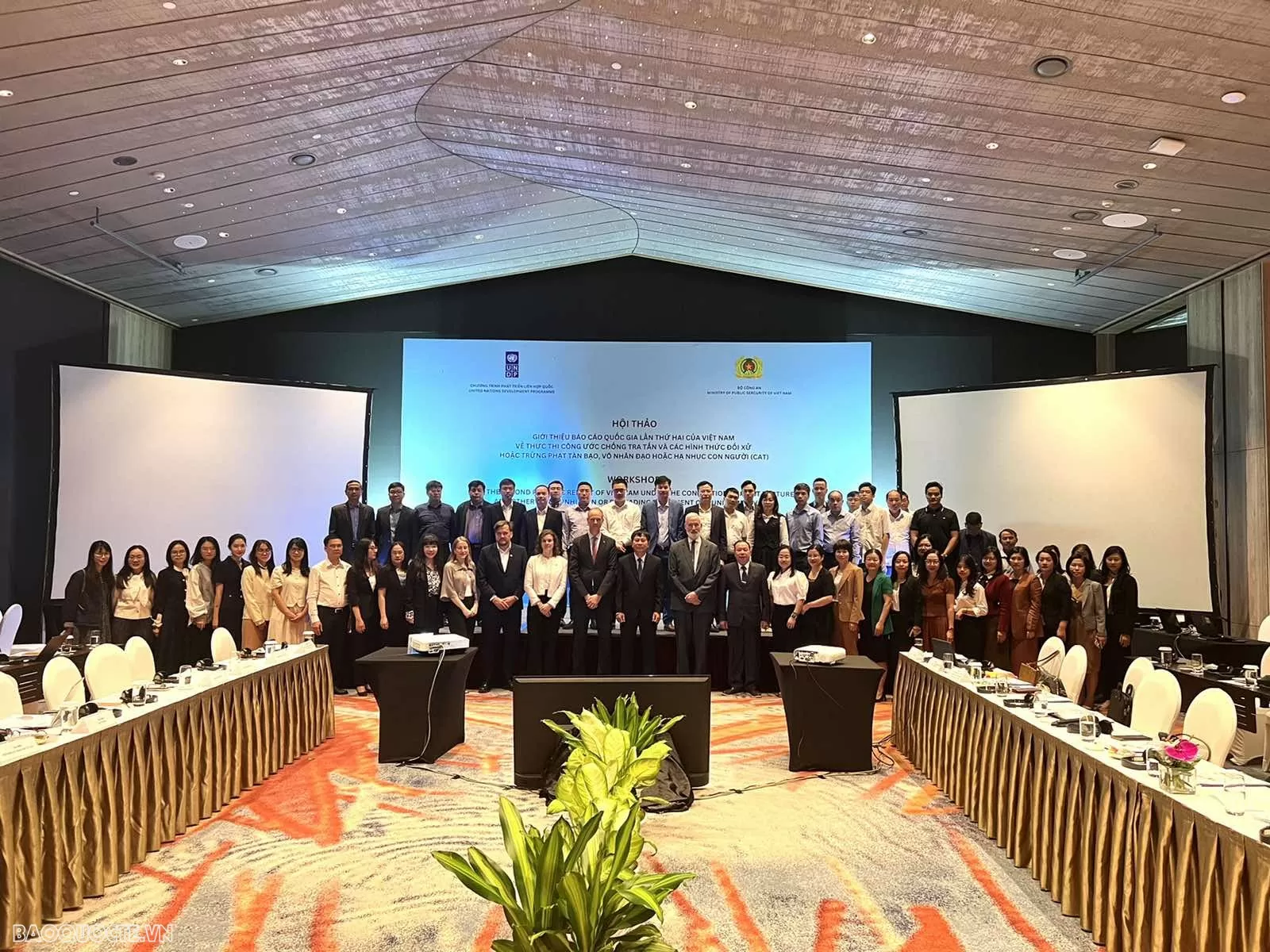 Báo cáo quốc gia lần thứ hai thể hiện trách nhiệm và nỗ lực của Việt Nam trong thực thi Công ước chống tra tấn Báo cáo quốc gia lần thứ hai thể hiện trách nhiệm và nỗ lực của Việt Nam trong thực thi Công ước chống tra tấn