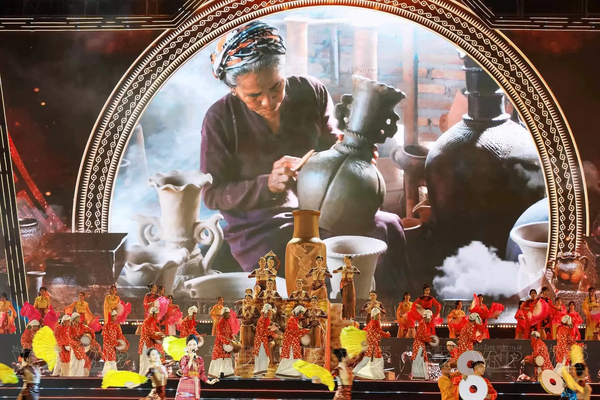 Phát huy di sản văn hóa Việt Nam: Cần một đối thoại đa chiều Phát huy di sản văn hóa Việt Nam: Cần một đối thoại đa chiều