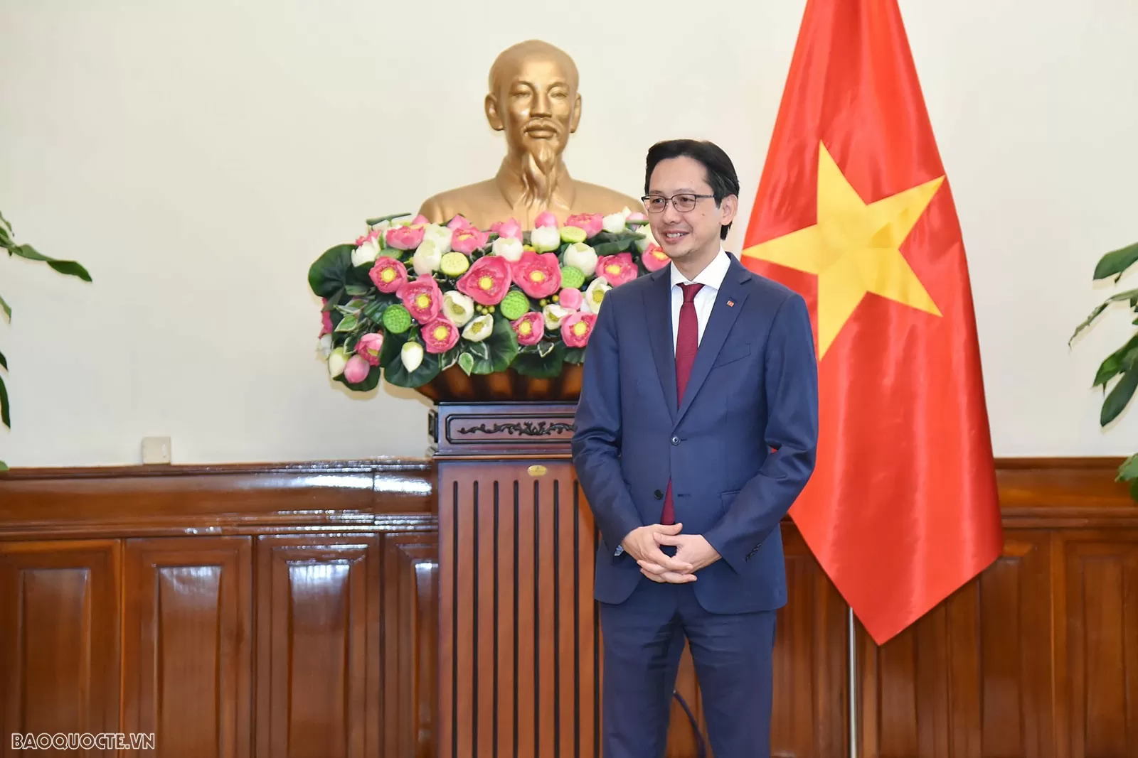 Phát biểu chúc mừng các cán bộ được điều động và bổ nhiệm vào vị trí công tác mới, Thứ trưởng Đỗ Hùng Việt khẳng định, đây là sự tin tưởng của Ban cán sự Đảng Bộ, Lãnh đạo Bộ và tập thể cán bộ đơn vị đối với phẩm chất, năng lực của các cán bộ. Phát biểu chúc mừng các cán bộ được điều động và bổ nhiệm vào vị trí công tác mới, Thứ trưởng Đỗ Hùng Việt khẳng định, đây là sự tin tưởng của Ban cán sự Đảng Bộ, Lãnh đạo Bộ và tập thể cán bộ đơn vị đối với phẩm chất, năng lực của các cán bộ.