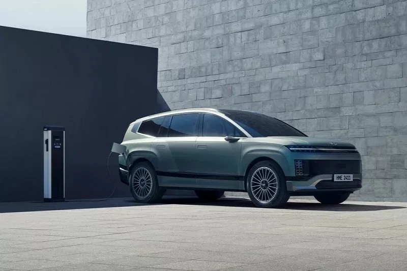 Cận cảnh xe điện Hyundai Ioniq 9 vừa ra mắt, tầm vận hành tối đa 620 km/sạc Cận cảnh xe điện Hyundai Ioniq 9 vừa ra mắt, tầm vận hành tối đa 620 km/sạc