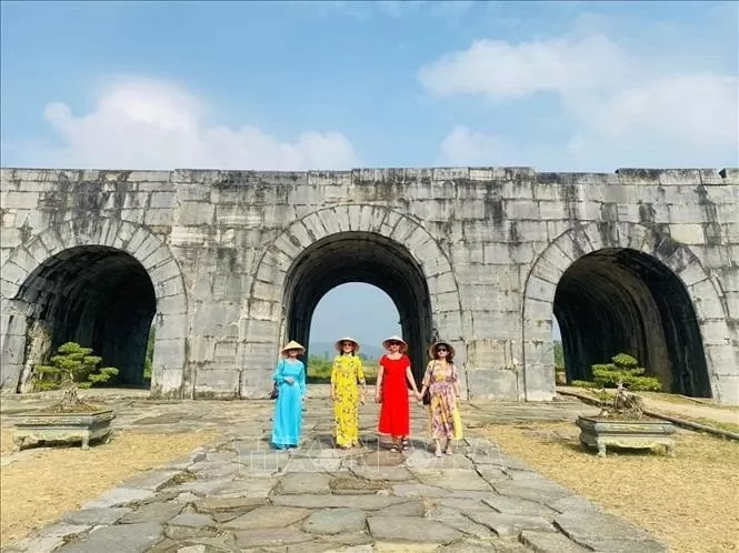 Thành nhà Hồ miễn phí vé tham quan nhân ngày Di sản văn hóa Việt Nam Thành nhà Hồ miễn phí vé tham quan nhân ngày Di sản văn hóa Việt Nam