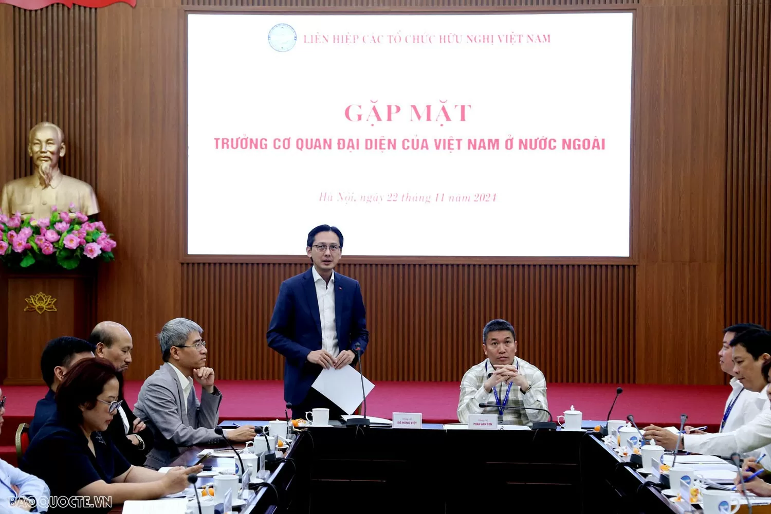 Liên hiệp các tổ chức hữu nghị Việt Nam làm việc với Đoàn Trưởng cơ quan đại diện Việt Nam ở nước ngoài Liên hiệp các tổ chức hữu nghị Việt Nam làm việc với Đoàn Trưởng cơ quan đại diện Việt Nam ở nước ngoài