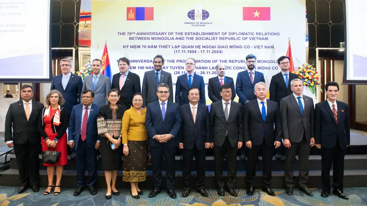 Các Bộ trưởng, Đại sứ các nước cùng Đại diện các cơ quan nước ngoài tại Việt Nam chụp ảnh lưu niệm Các Bộ trưởng, Đại sứ các nước cùng Đại diện các cơ quan nước ngoài tại Việt Nam chụp ảnh lưu niệm