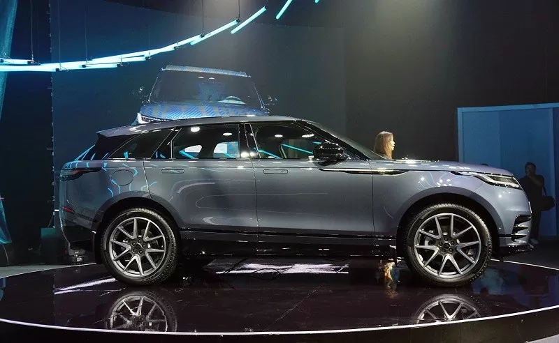 Cận cảnh Range Rover Velar 2025 ra mắt tại Việt Nam, giá từ 3,72 tỷ đồng Cận cảnh Range Rover Velar 2025 ra mắt tại Việt Nam, giá từ 3,72 tỷ đồng