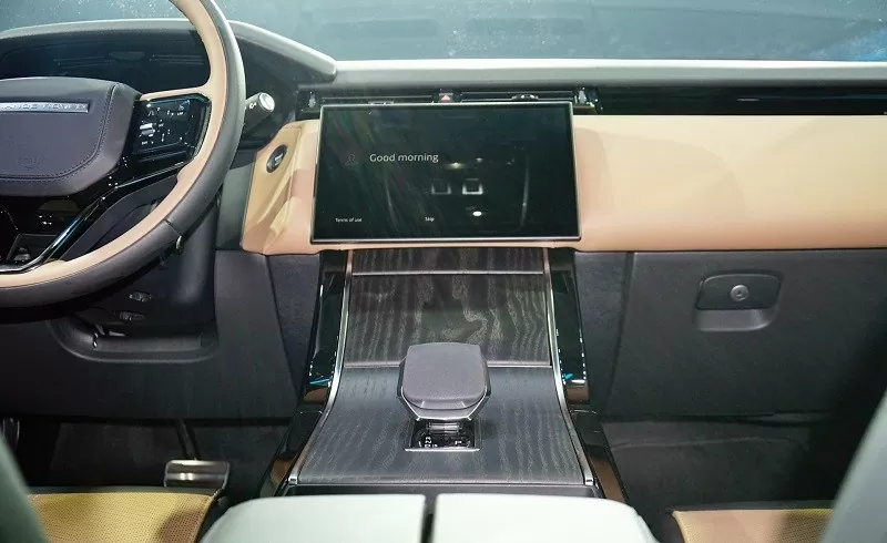 Cận cảnh Range Rover Velar 2025 ra mắt tại Việt Nam, giá từ 3,72 tỷ đồng Cận cảnh Range Rover Velar 2025 ra mắt tại Việt Nam, giá từ 3,72 tỷ đồng