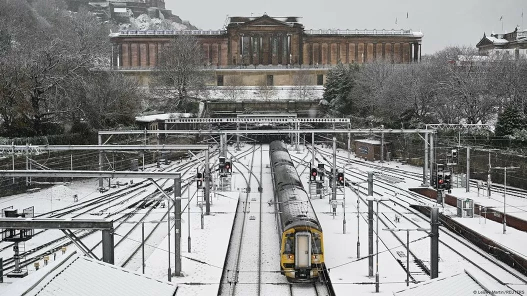 Bão Bert gây nhiều thiệt hại tại Anh và Ireland Bão Bert gây nhiều thiệt hại tại Anh và Ireland