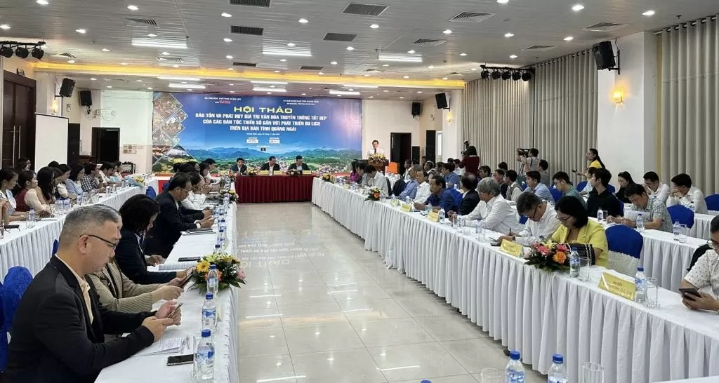 Phát huy giá trị văn hóa truyền thống tốt đẹp của các dân tộc thiểu số gắn với phát triển du lịch Phát huy giá trị văn hóa truyền thống tốt đẹp của các dân tộc thiểu số gắn với phát triển du lịch