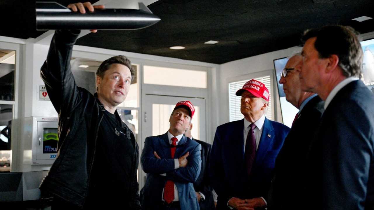 Ảnh ấn tượng (18-24/11): Nga nói NATO không thể đánh chặn tên lửa siêu vượt âm, 1.000 ngày xung đột ở Ukraine, ông Trump và tỷ phú Musk thân thiết