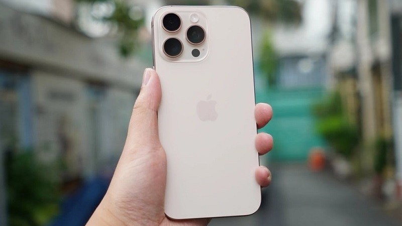 Đã đến lúc mua iPhone 16 Pro Max tại Việt Nam