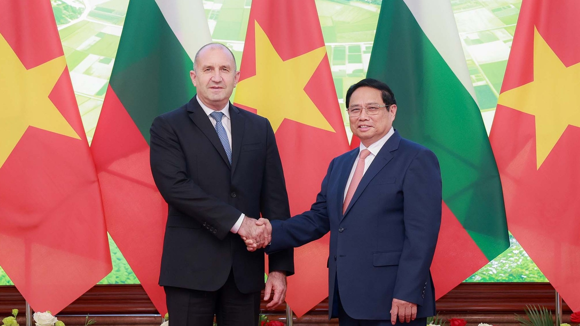 Thủ tướng Chính phủ Phạm Minh Chính hội kiến Tổng thống Bulgaria Rumen Radev