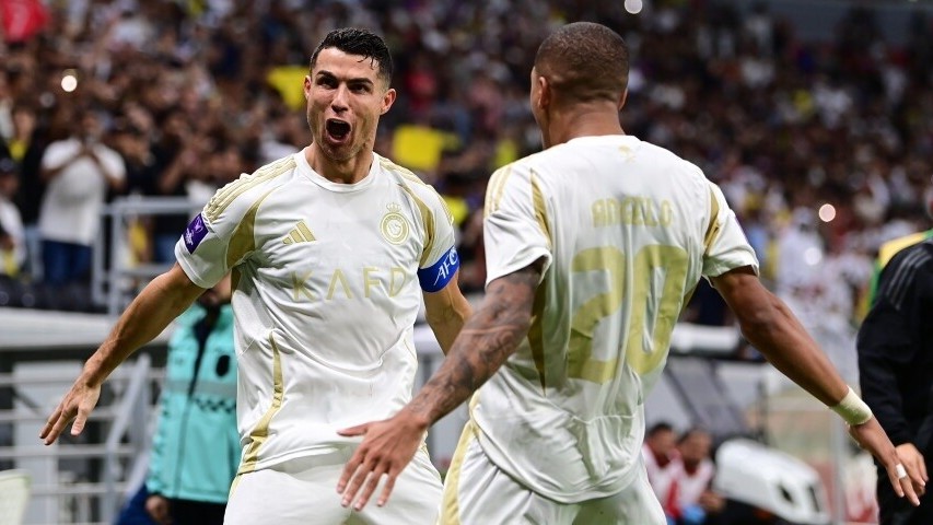 Choáng với thành tích ghi bàn ở tuổi băm của Cristiano Ronaldo