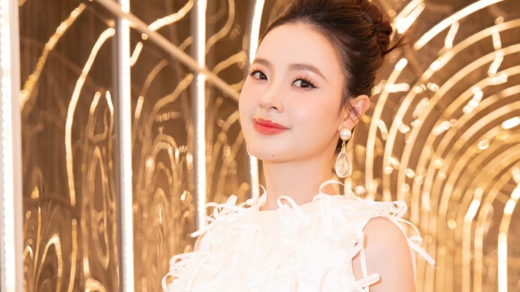 'Tan chảy' trước nhan sắc của diễn viên Midu