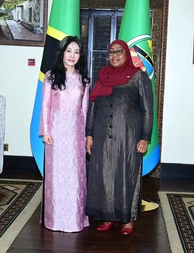 Người bạn đồng hành Báo Thế giới và Việt Nam Người bạn đồng hành Báo Thế giới và Việt Nam