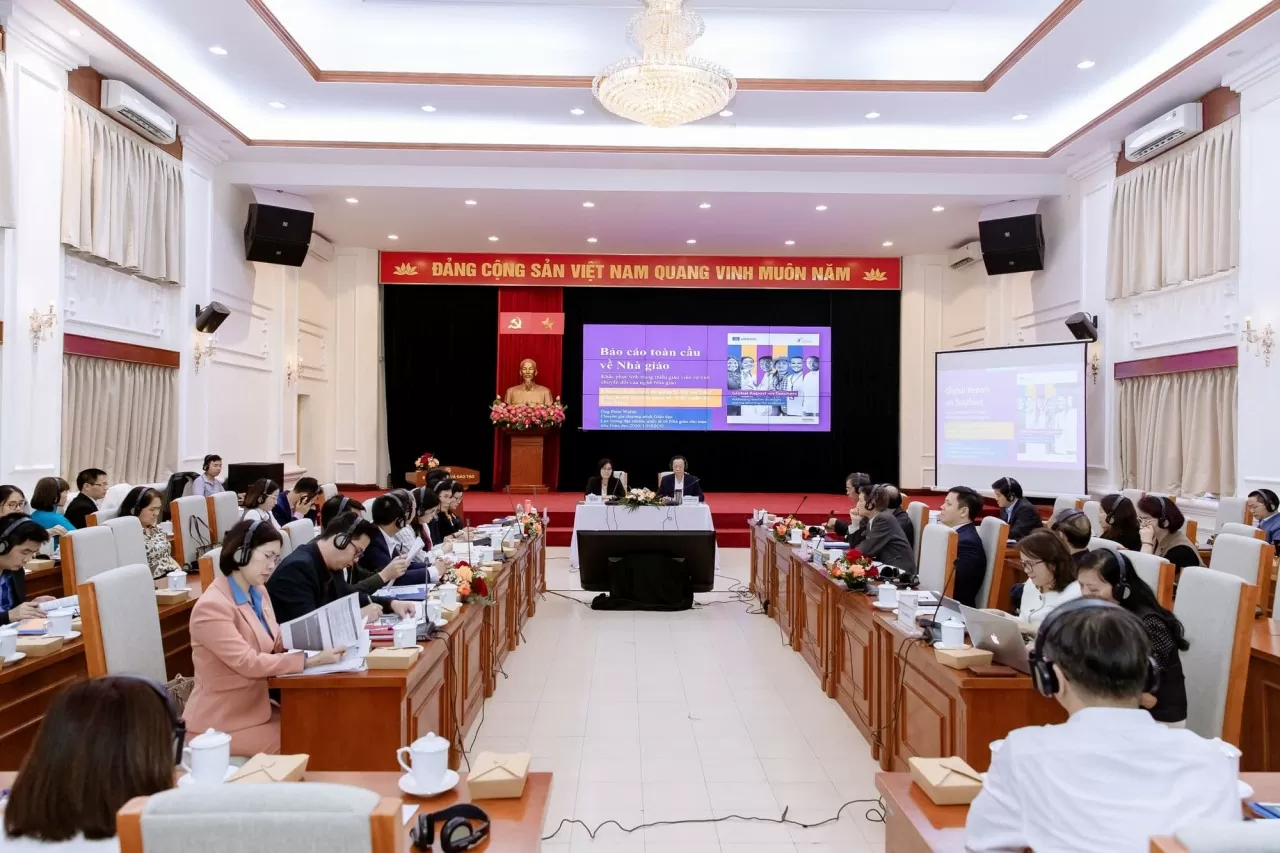 Đối thoại về Khung chính sách và pháp lý quốc tế dành cho Nhà giáo Đối thoại về Khung chính sách và pháp lý quốc tế dành cho Nhà giáo