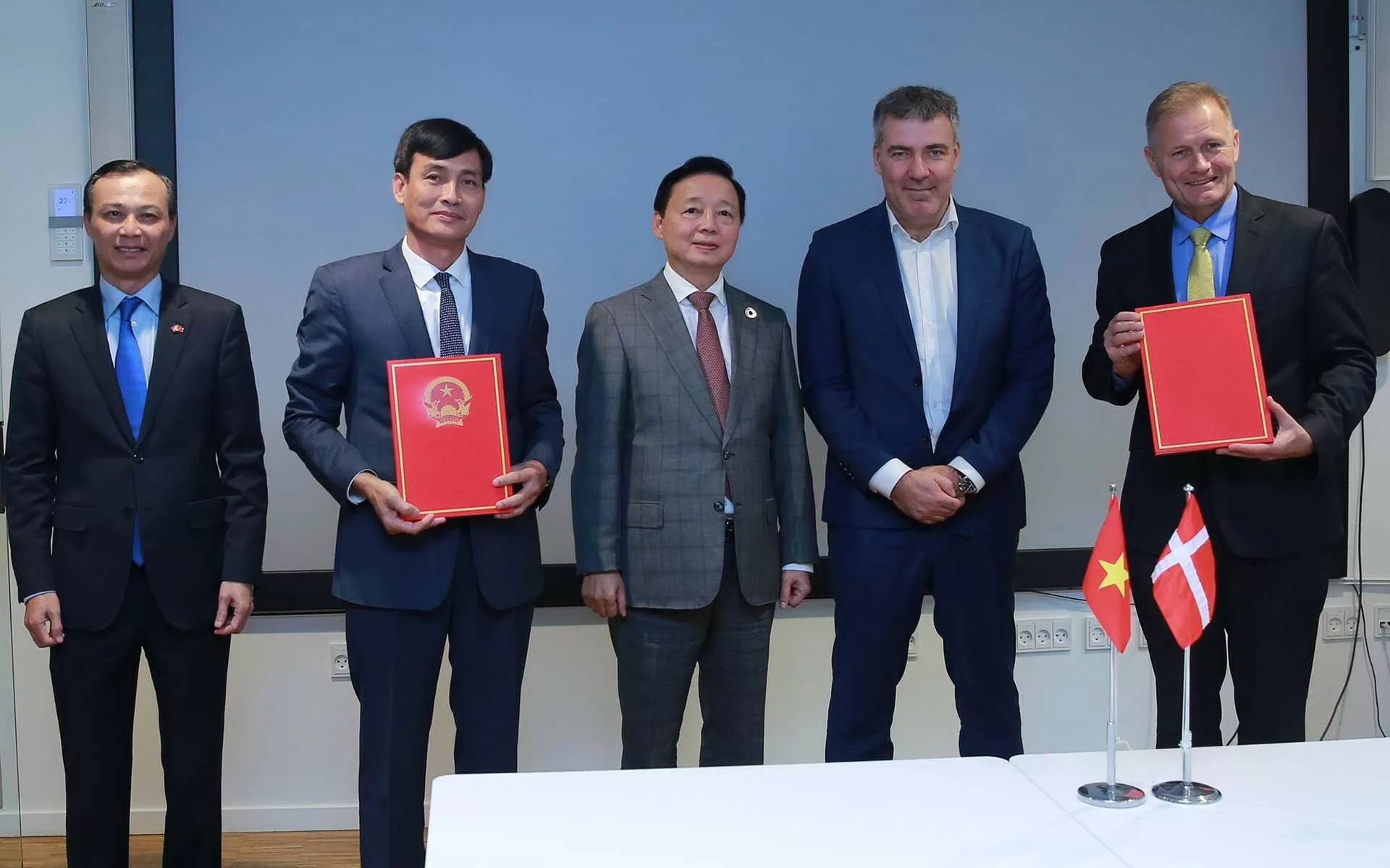 Phó Thủ tướng Trần Hồng Hà hội kiến Chủ tịch Quốc hội Đan Mạch Soren Gade Phó Thủ tướng Trần Hồng Hà hội kiến Chủ tịch Quốc hội Đan Mạch Soren Gade