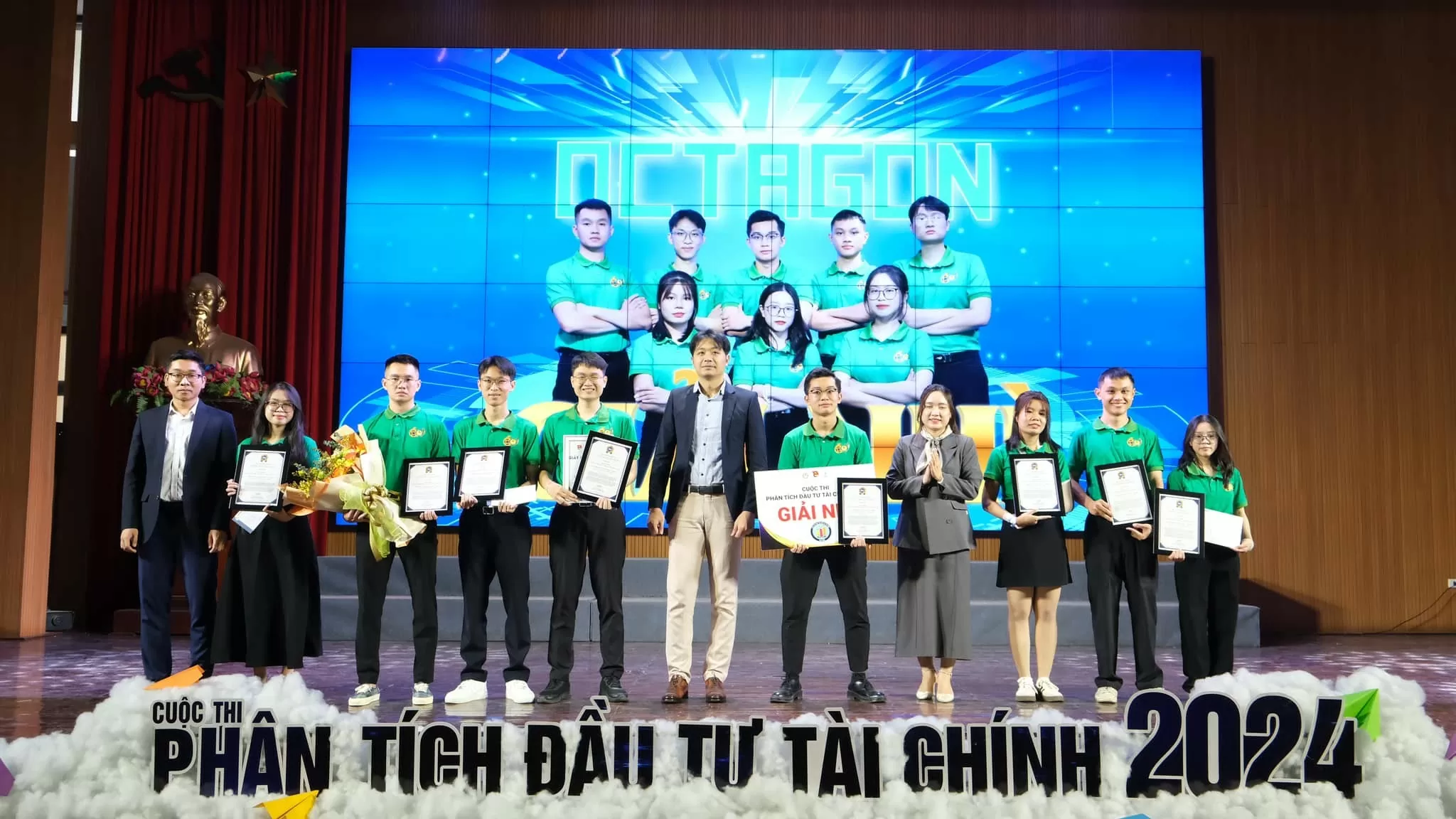 Chung kết cuộc thi Phân tích Đầu tư tài chính 2024: Kịch tính và những cảm xúc bùng nổ Chung kết cuộc thi Phân tích Đầu tư tài chính 2024: Kịch tính và những cảm xúc bùng nổ