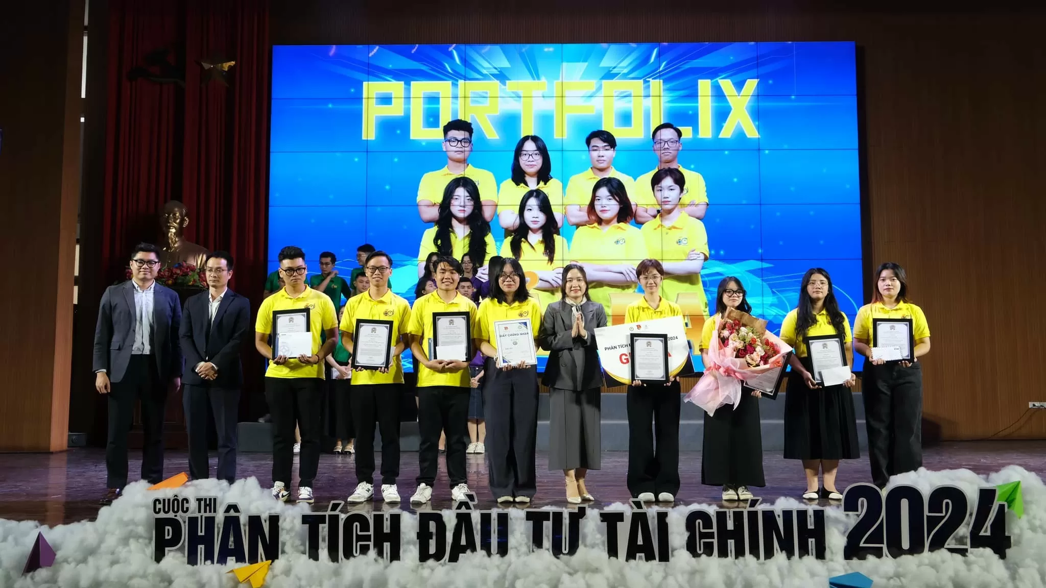 Chung kết cuộc thi Phân tích Đầu tư tài chính 2024: Kịch tính và những cảm xúc bùng nổ Chung kết cuộc thi Phân tích Đầu tư tài chính 2024: Kịch tính và những cảm xúc bùng nổ