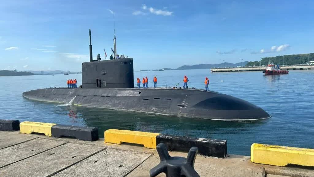 Tình hình Biển Đông: Nga đem tàu ngầm đến tập trận chung cùng Malaysia, Philippines mở 'sân chơi ngoại giao' mới