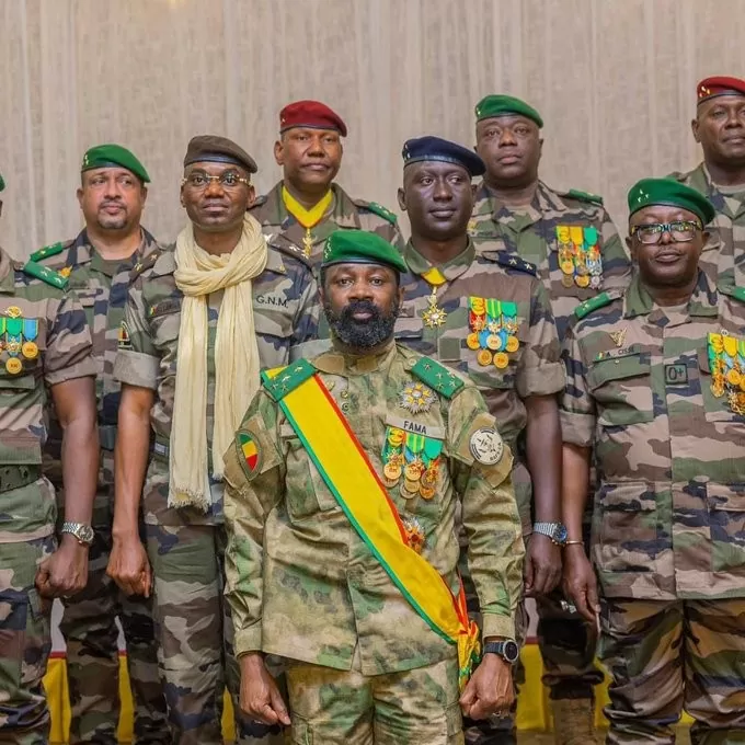 Chính quyền quân sự Mali ra ám hiệu bất thường, sắp có sự biến chuyển lớn cho khủng hoảng chính trị quốc gia Tây Phi? Chính quyền quân sự Mali ra ám hiệu bất thường, sắp có sự biến chuyển lớn cho khủng hoảng chính trị quốc gia Tây Phi?