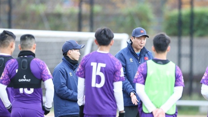 HLV Kim Sang Sik tiết lộ lý do luyện hát Quốc ca Việt Nam