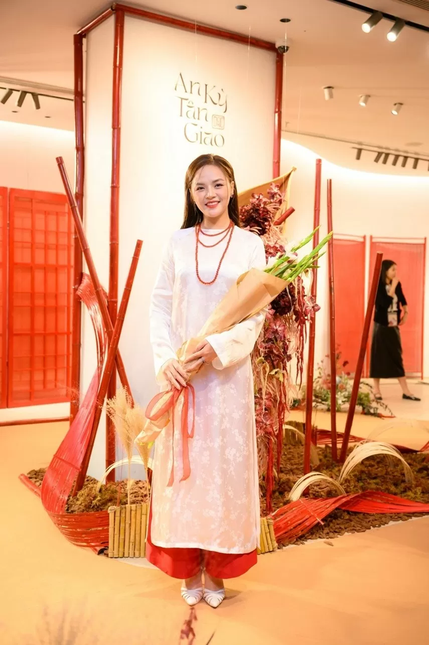 Dàn diễn viên nữ truyền hình Dàn diễn viên nữ truyền hình