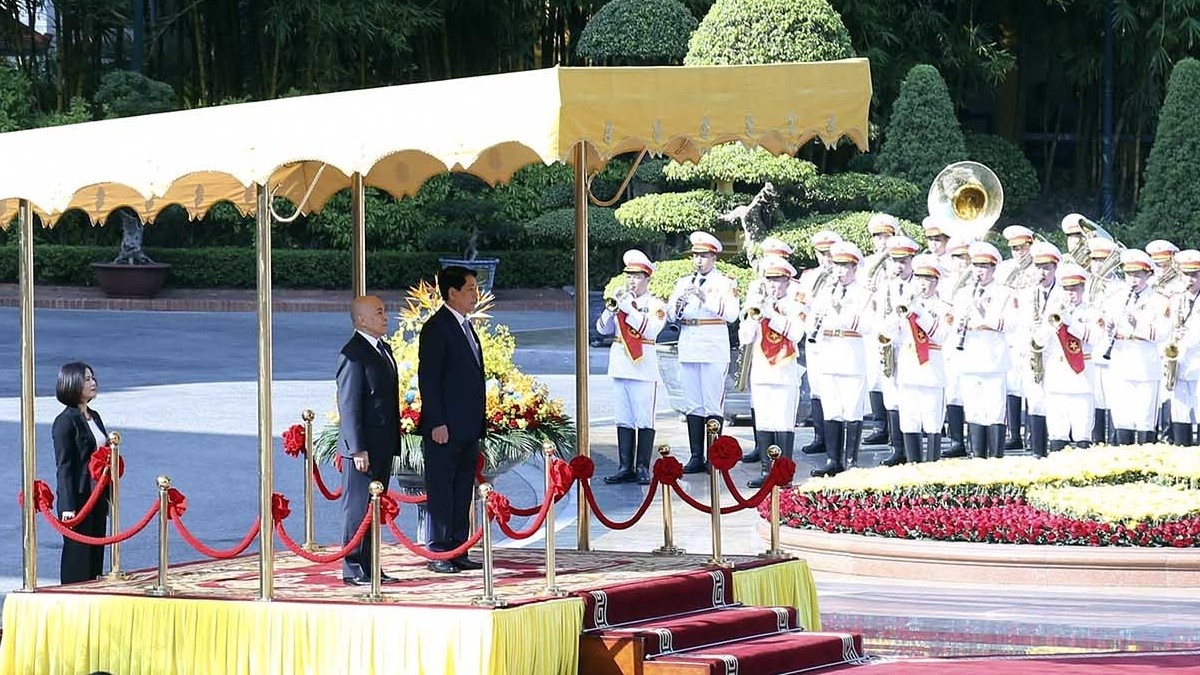 Lễ đón chính thức Quốc vương Campuchia thăm cấp Nhà nước tới Việt Nam