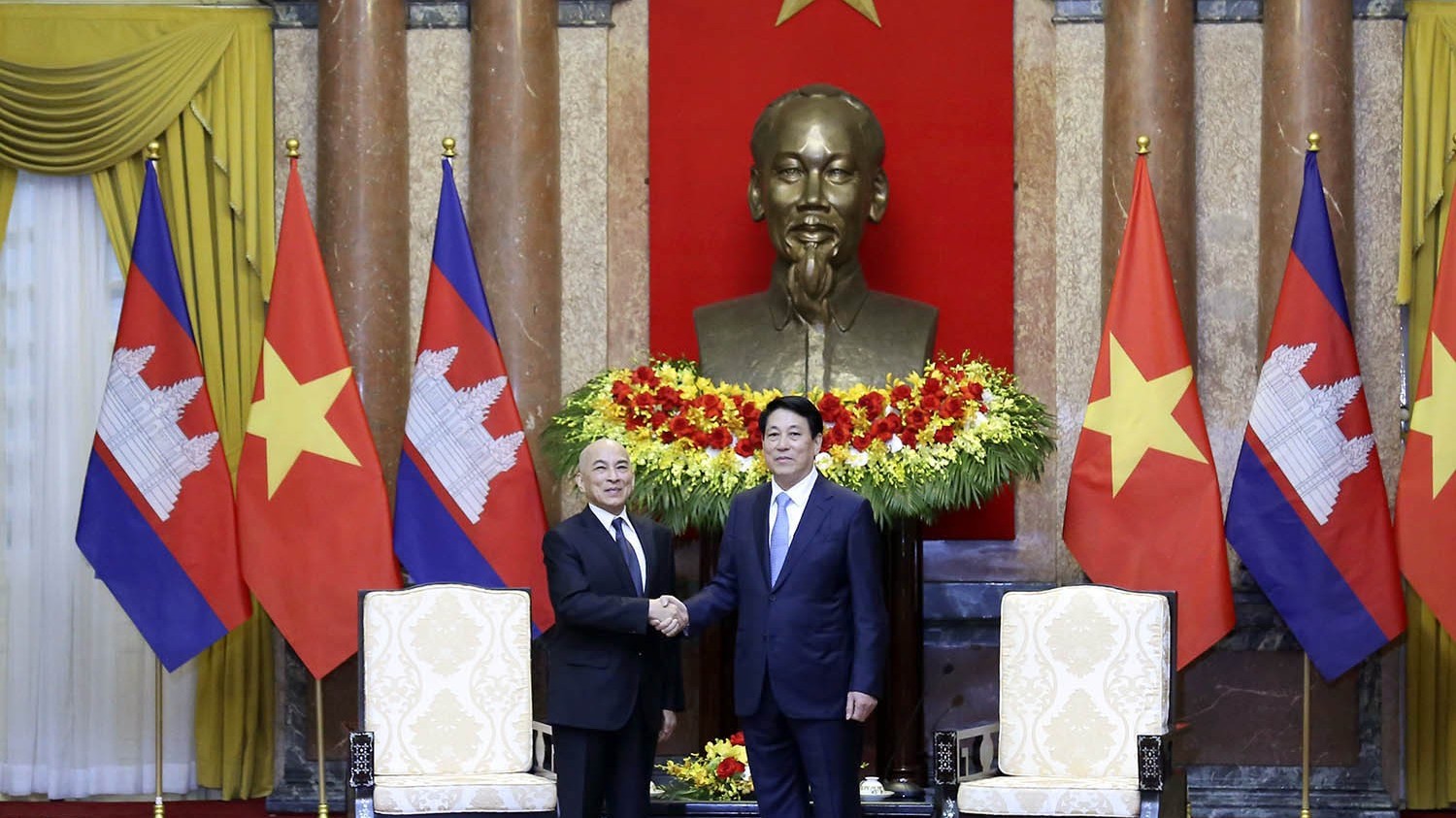 Chủ tịch nước Lương Cường hội kiến Quốc vương Campuchia