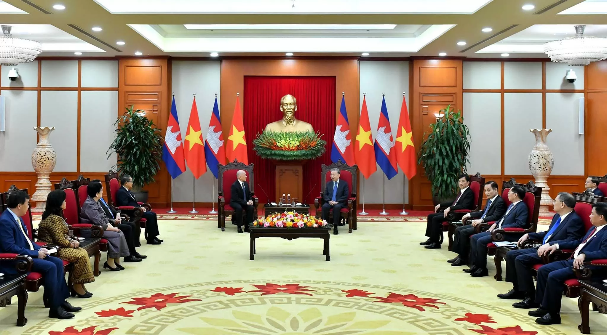 Tổng Bí thư Tô Lâm hội kiến Quốc vương Campuchia Norodom Sihamoni Tổng Bí thư Tô Lâm hội kiến Quốc vương Campuchia Norodom Sihamoni